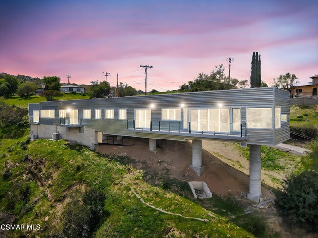 property at 990 Alta Vista Rd