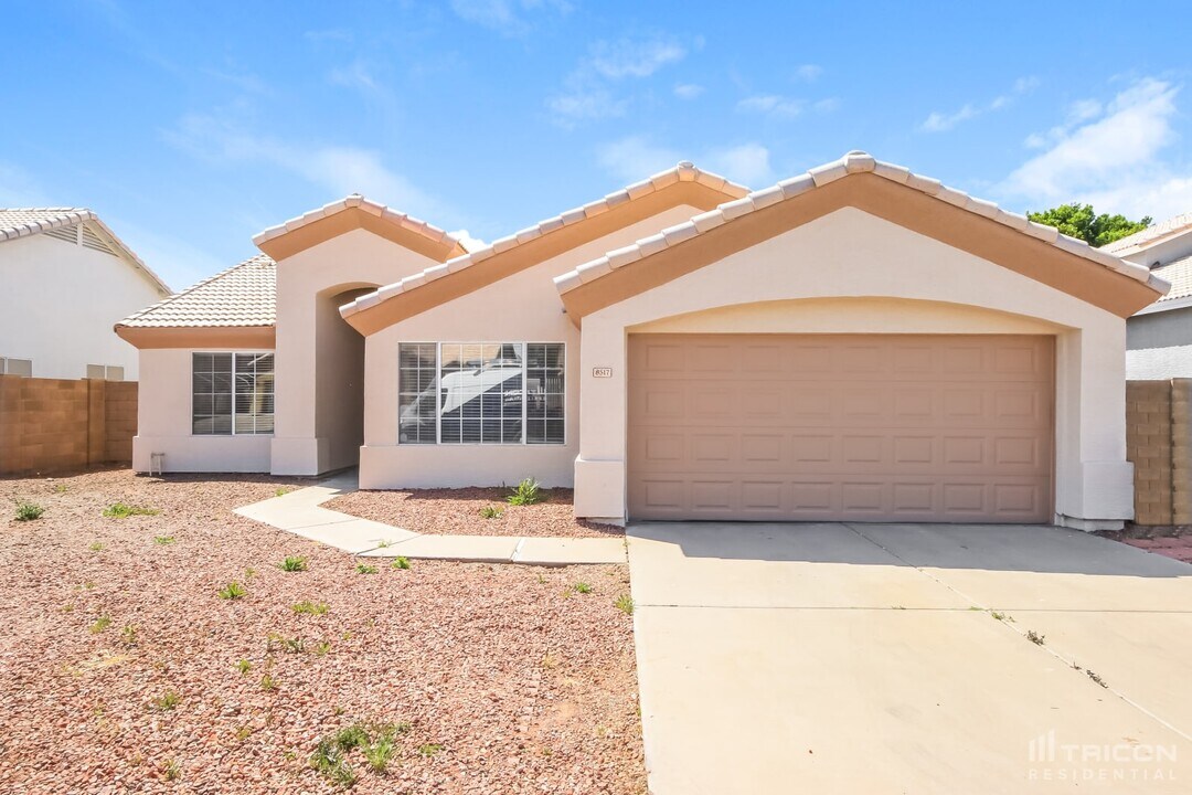 8517 W Lewis Ave in Phoenix, AZ - Building Photo