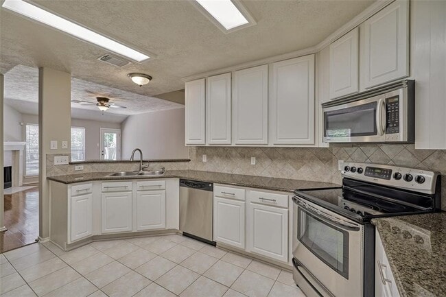 property at 135 N Wynnoak Cir