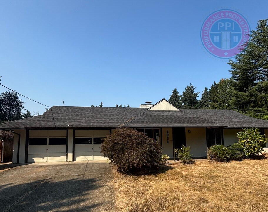 6354 SW Hiawatha Ct in Lake Oswego, OR - Building Photo