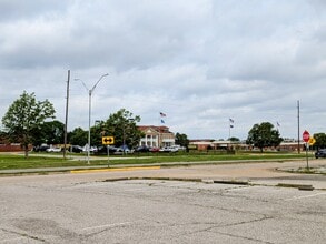 1106 S Commerce St in Ardmore, OK - Building Photo - Building Photo