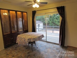 124 Cove View Dr in Mooresville, NC - Building Photo - Building Photo