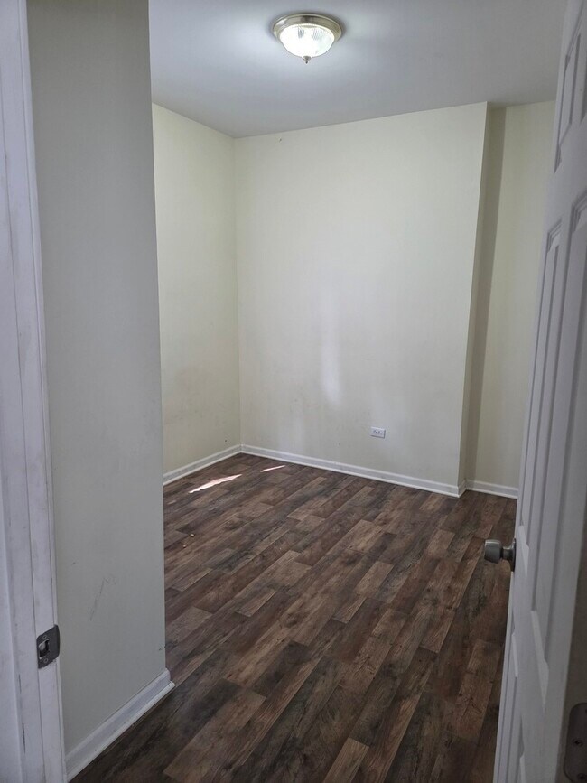 1133 E 81st St in Chicago, IL - Building Photo - Building Photo