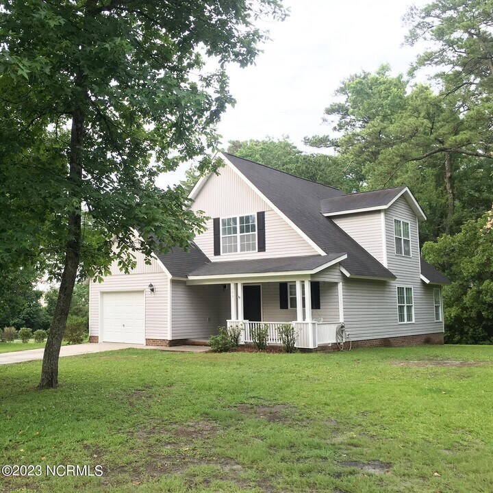 203 Panama Terrace in Morehead City, NC - Building Photo