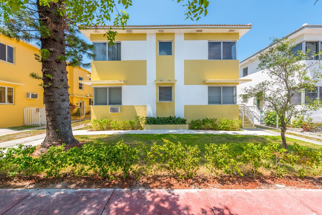955 Bay Dr in Miami Beach, FL - Building Photo