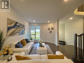 561 Honeylocust Ave in Ottawa, ON - Building Photo - Building Photo