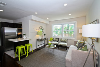469 Ridge St NW in Washington, DC - Building Photo - Building Photo