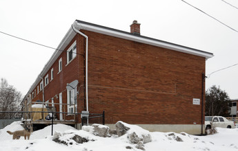 908-1030 Cummings Ave in Ottawa, ON - Building Photo - Building Photo