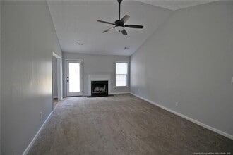 217 Hobson Ct in Raeford, NC - Building Photo - Building Photo