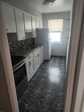 13797 Cedar Rd, Unit #202 in South Euclid, OH - Foto de edificio - Building Photo