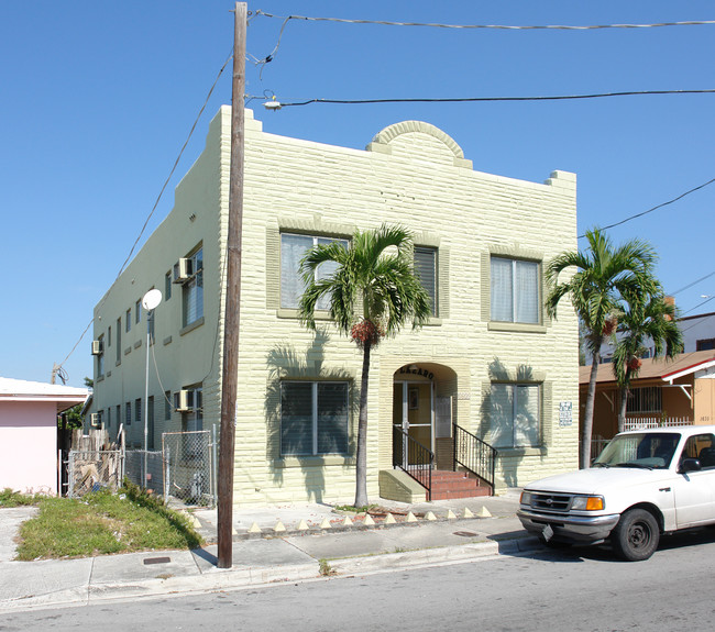 1639 NW 3rd St in Miami, FL - Building Photo - Building Photo