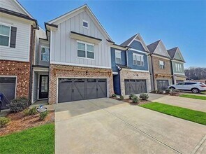 5316 Briggs St in Flowery Branch, GA - Building Photo - Building Photo