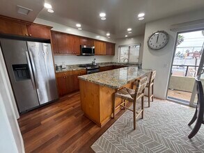 833 Felspar St in San Diego, CA - Building Photo - Building Photo