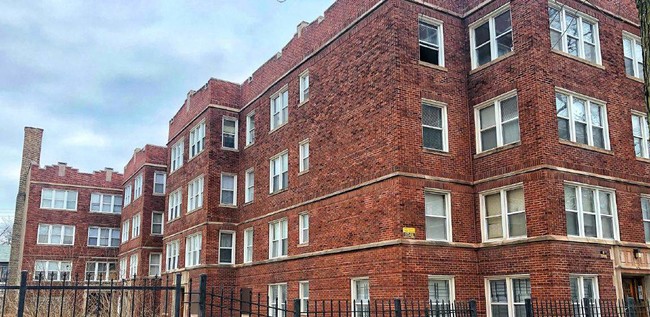 7027-7033 S Indiana Ave in Chicago, IL - Building Photo - Primary Photo