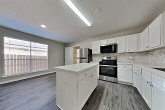 28907 Sedgefield St in Spring, TX - Building Photo - Building Photo