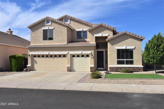 property at 768 E Irma Ln
