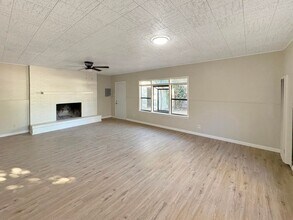 512 E Mesa Dr in Hobbs, NM - Building Photo - Building Photo