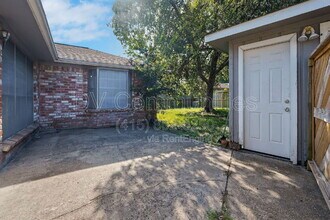 15707 Lone Tree Dr in Houston, TX - Building Photo - Building Photo