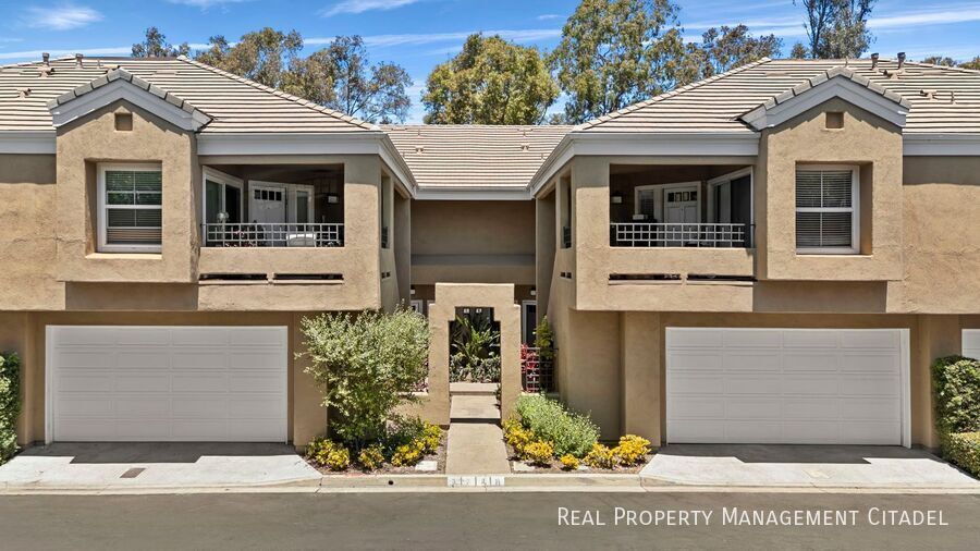 7 Auburn Aisle in Irvine, CA - Building Photo