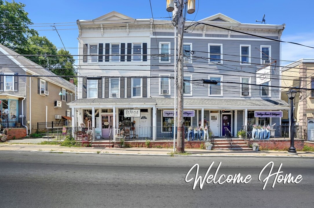127 Main St in Andover, NJ - Building Photo