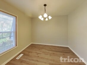 1020 Kent Ct in Bolingbrook, IL - Building Photo - Building Photo