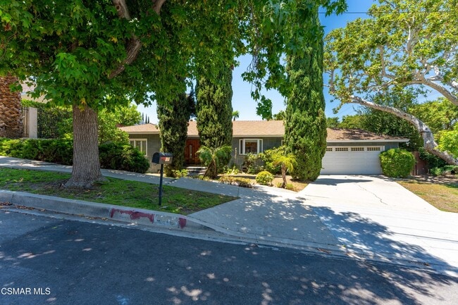 property at 5919 Rolling Rd