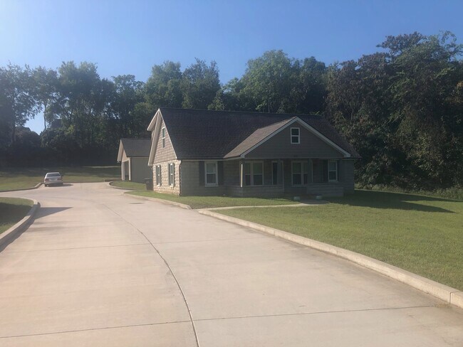 818 Loop Rd in Knoxville, TN - Building Photo - Building Photo