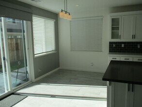 2324 Endeavor Way in Sacramento, CA - Building Photo - Building Photo