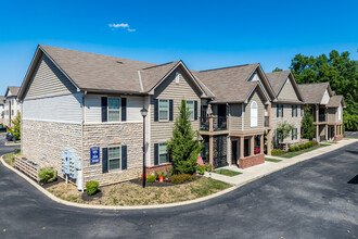 Four Pointe in Columbus, OH - Building Photo - Building Photo