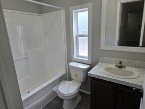 10826 Bryan Rd in Tampa, FL - Building Photo - Building Photo
