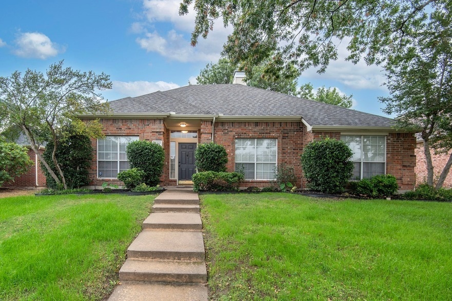 10217 Max Ln in Frisco, TX - Foto de edificio