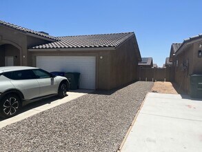 7561 E 42nd Ln in Yuma, AZ - Building Photo - Building Photo