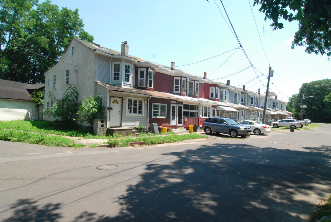 101 S Overbrook Ave in Trenton, NJ - Building Photo