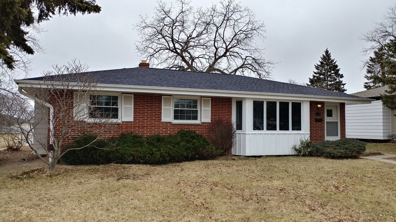 3820 S 85th St in Milwaukee, WI - Building Photo
