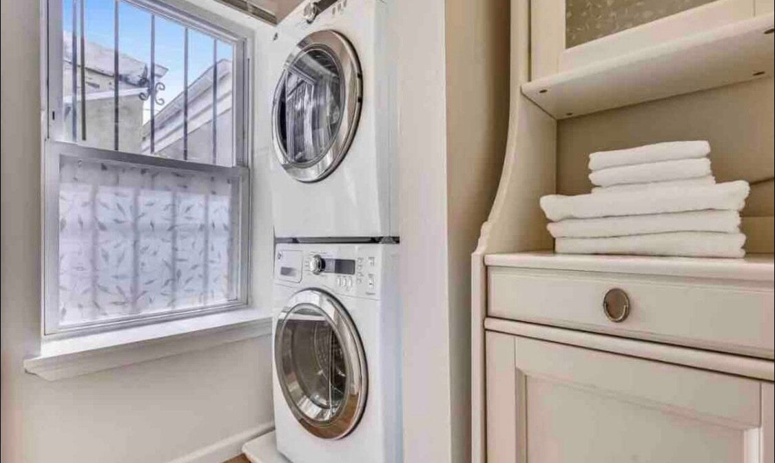 323 S Castle St Photo