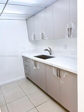 14301 N Kendall Dr in Miami, FL - Building Photo - Building Photo