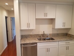 2517 Foothill Blvd, Unit 2517 1/2 in Montrose, CA - Building Photo - Building Photo