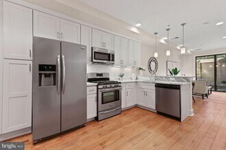 2140 Wisconsin Ave NW, Unit 1 in Washington, DC - Building Photo - Building Photo