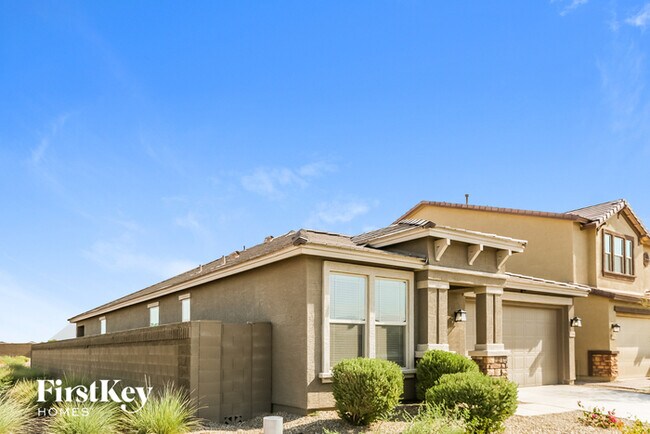 17280 W Kendall St in Goodyear, AZ - Building Photo - Building Photo