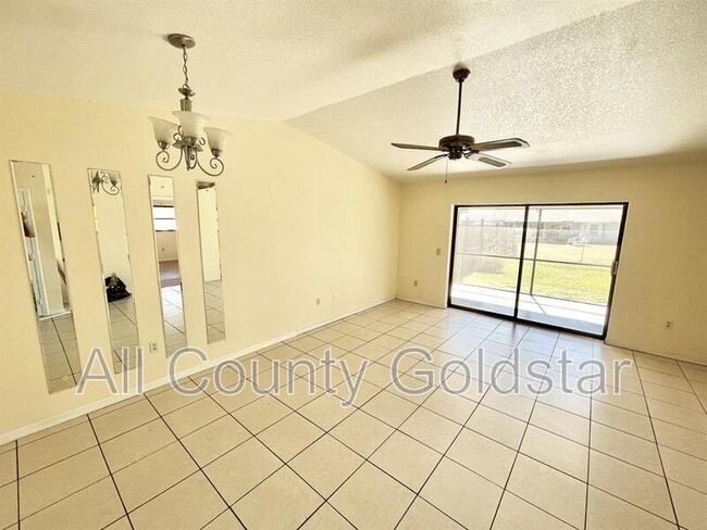 10515 Pendleton Ave in Englewood, FL - Building Photo - Building Photo