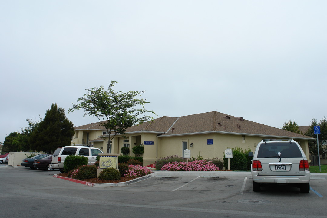 Salinas Bay Apartments in Salinas, CA - Building Photo