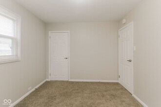 Two Bedroom Bungalow in Indianapolis, IN - Building Photo - Building Photo