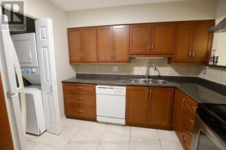 175 Bamburgh Cir in Toronto, ON - Building Photo - Building Photo