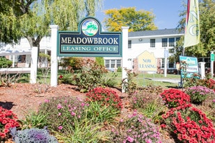 Meadowbrook Village in Fitchburg, MA - Building Photo