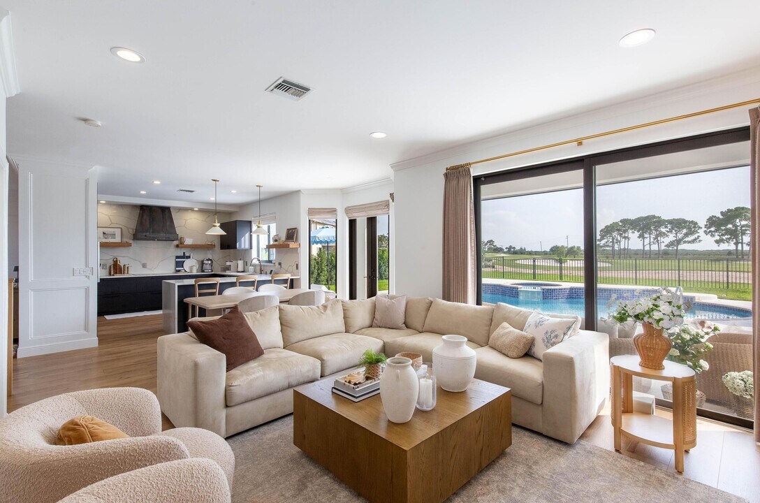 15930 Canosa Ct in Wellington, FL - Building Photo