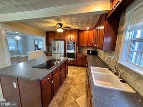 1558 Zachary Taylor Hwy in Huntly, VA - Foto de edificio - Building Photo