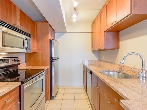 137 Peterborough St, Unit 5E in Boston, MA - Foto de edificio