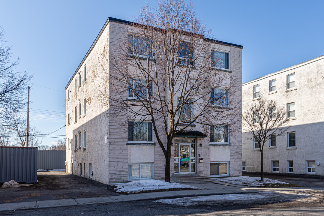 408 Blake Blvd in Ottawa, ON - Building Photo