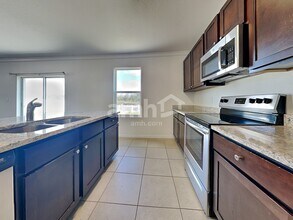 3414 San Moise Pl in Plant City, FL - Foto de edificio - Building Photo