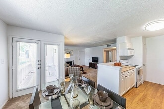 Arbor Creek Apartments in Wichita Falls, TX - Building Photo - Building Photo